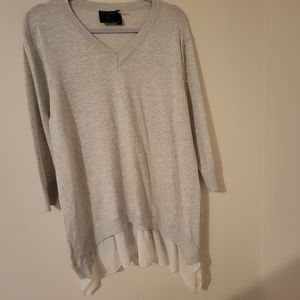 Vecceli Italy woman's V-neck grey long 3/4 sleeve sweater NWOT Winter sale!